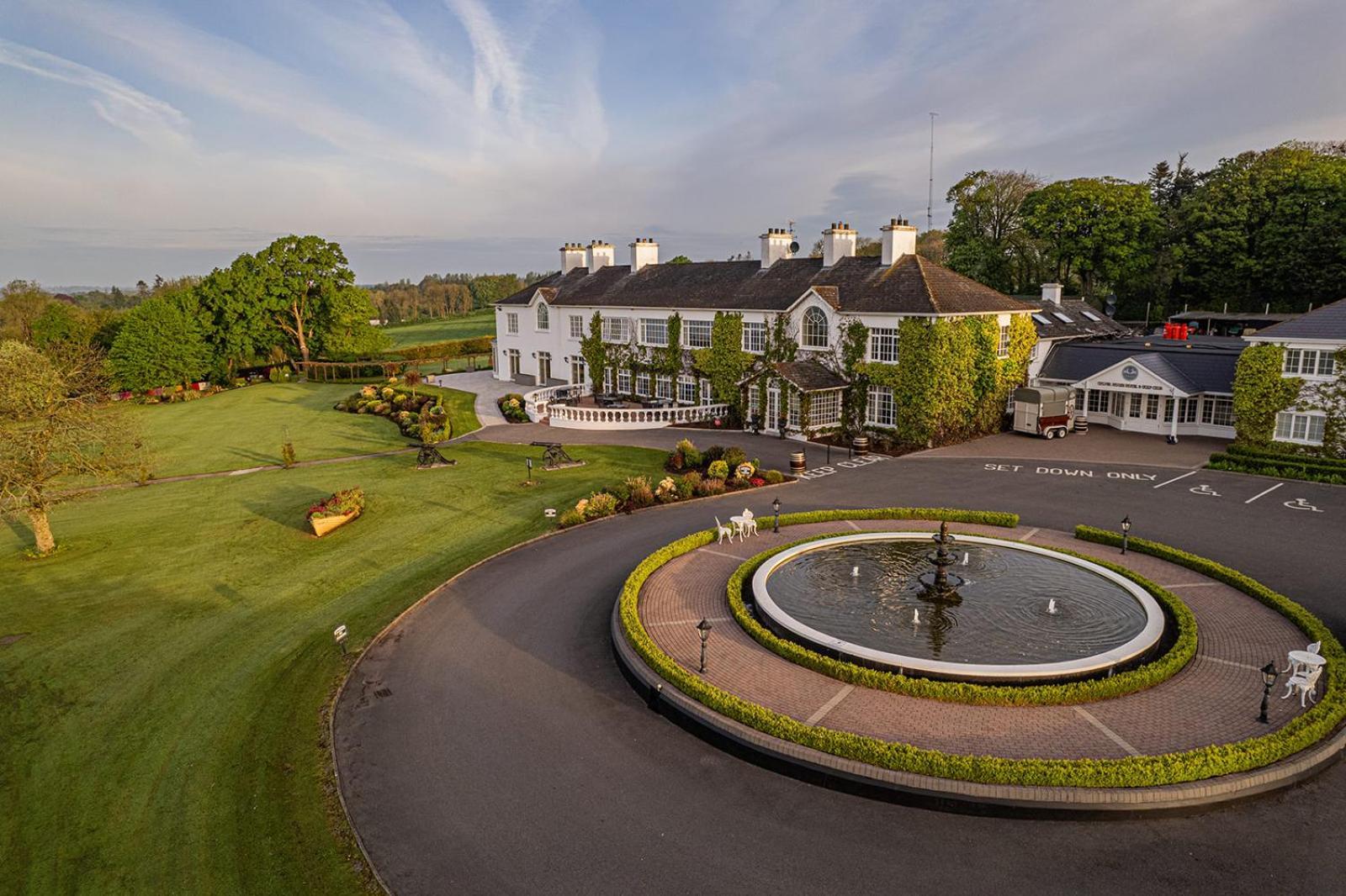 Crover House Hotel & Golf Club Mountnugent Bagian luar foto